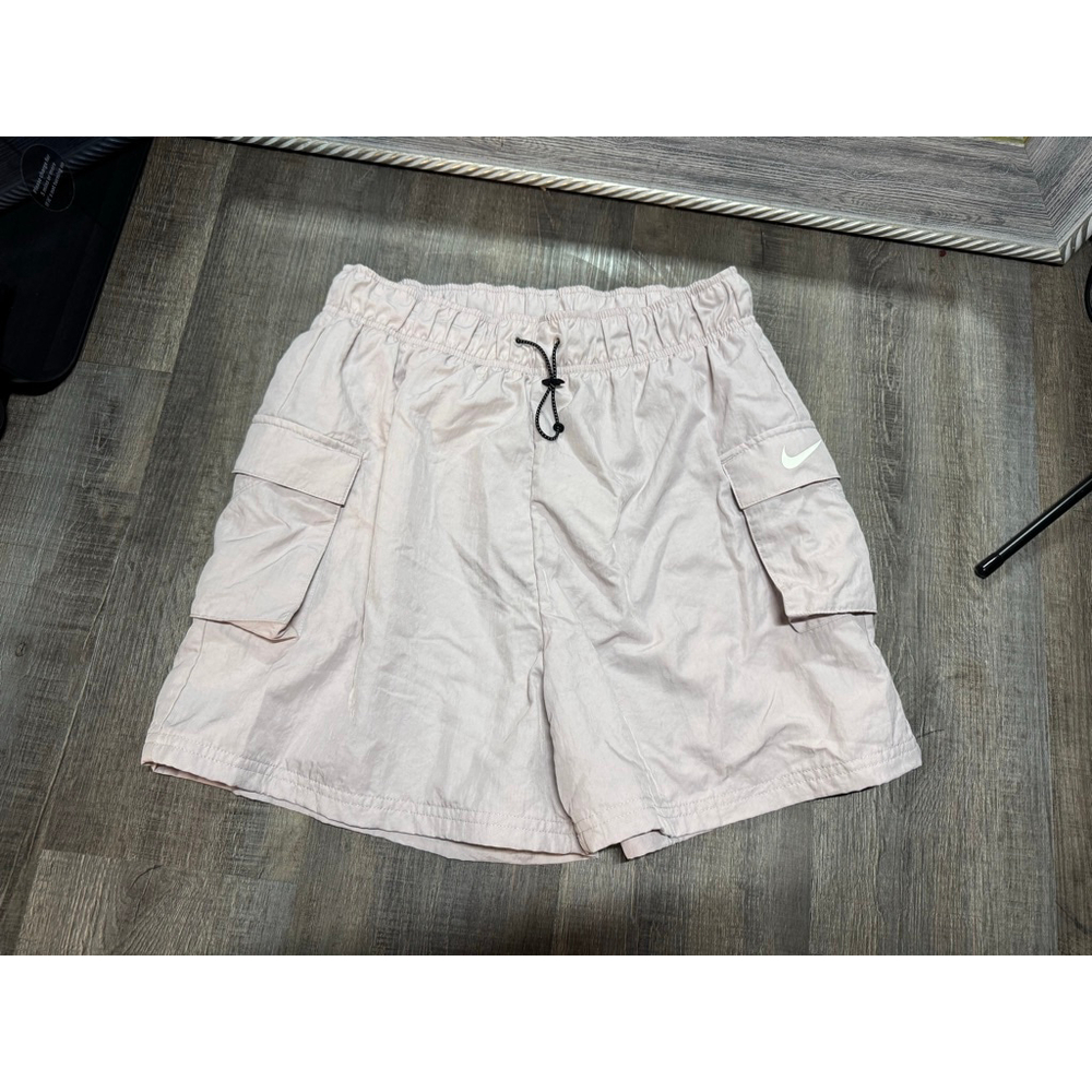 Nike Sportswear Essential Women's Woven High-Rise Shorts Platinum Violet/Sail